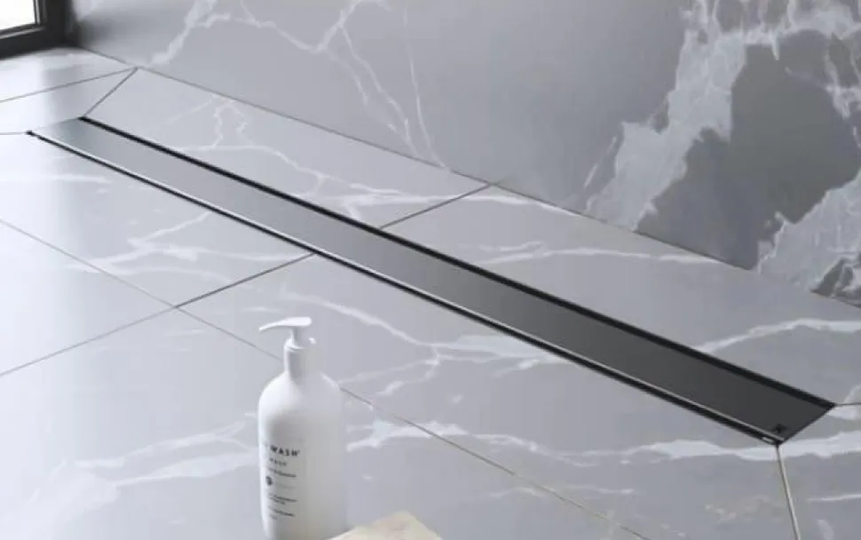 Kit Para Plato De Obra Con Sumidero Ruber Reducido Con Sifón De 30 Mm Y Rejilla EVOLUX LISA DARK 180 X 7 Cm Reducido – EVOLUX -IE51180R – Estil Gurú